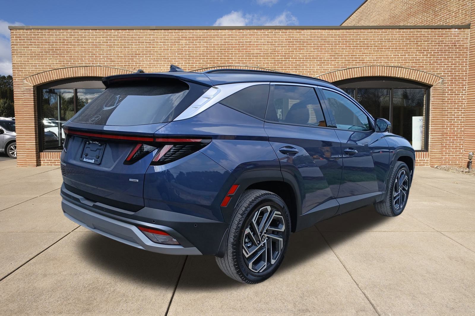 2025 Hyundai Tucson Limited photo 3