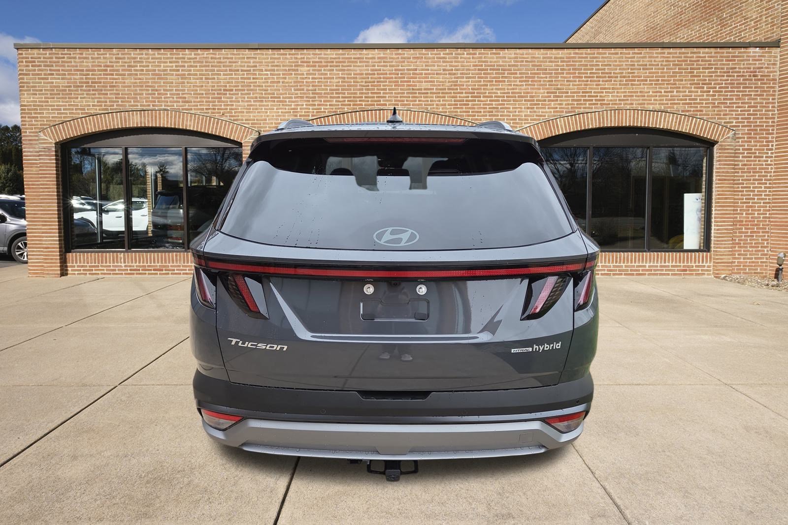 2026 Hyundai Tucson Hybrid Limited photo 3