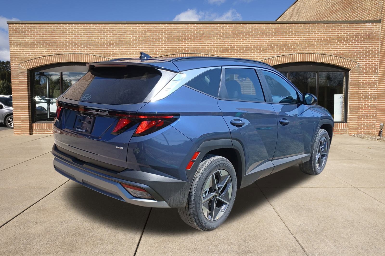 2025 Hyundai Tucson SEL photo 3
