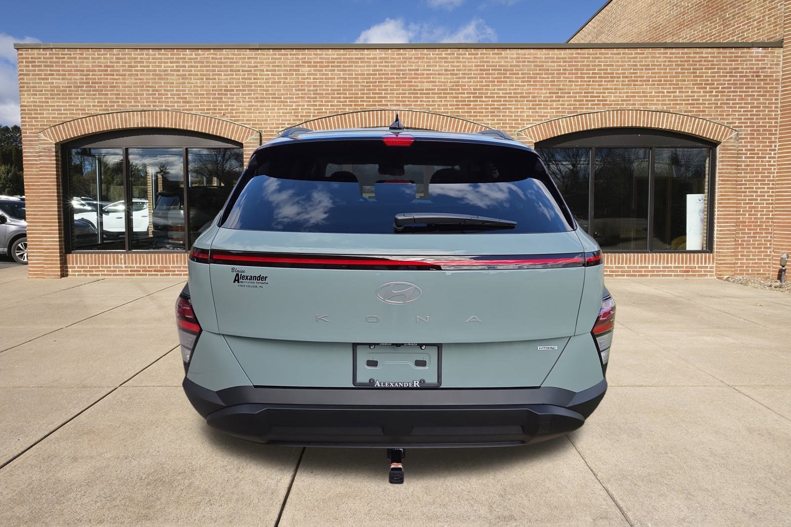 2026 Hyundai Kona SEL photo 3