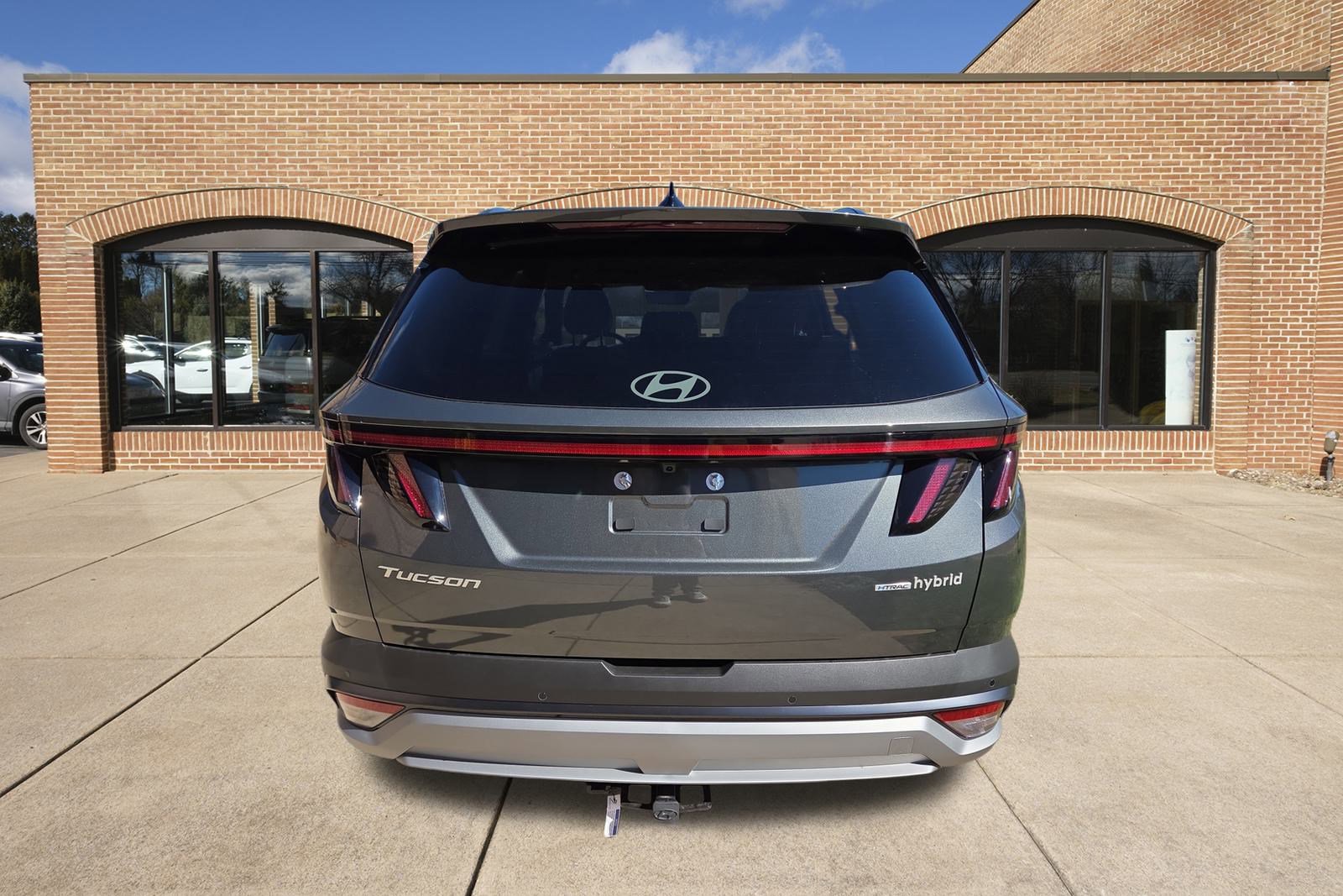 2026 Hyundai Tucson Hybrid Limited photo 4