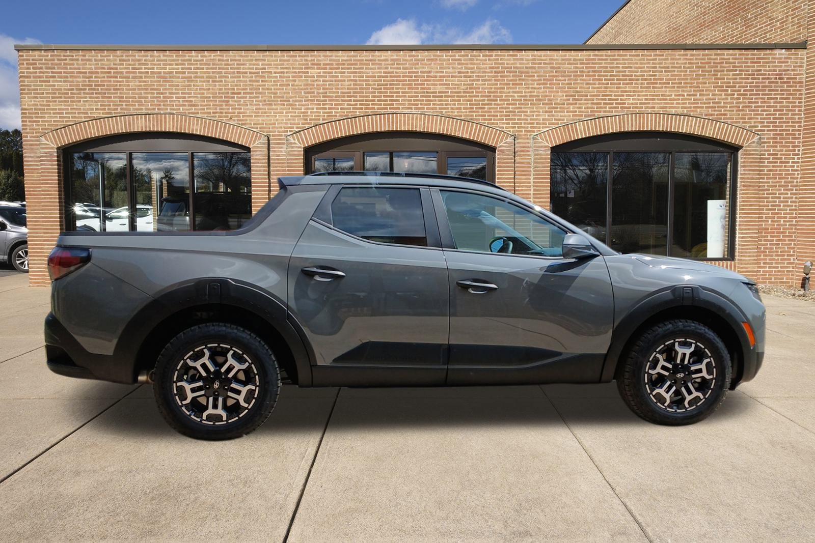 2025 Hyundai Santa Cruz XRT photo 2