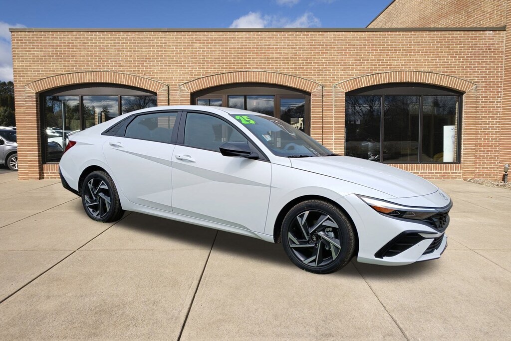 New 2025 Hyundai Elantra SEL Sport Sedan