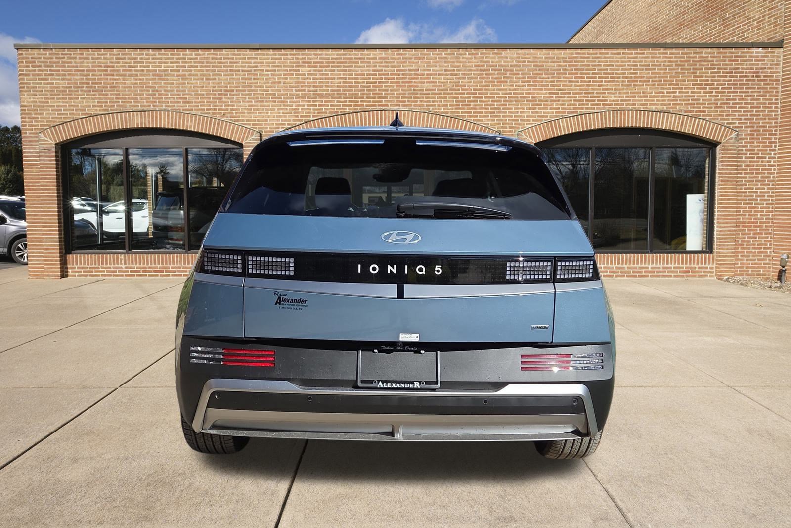 2026 Hyundai Ioniq 5 SEL photo 3