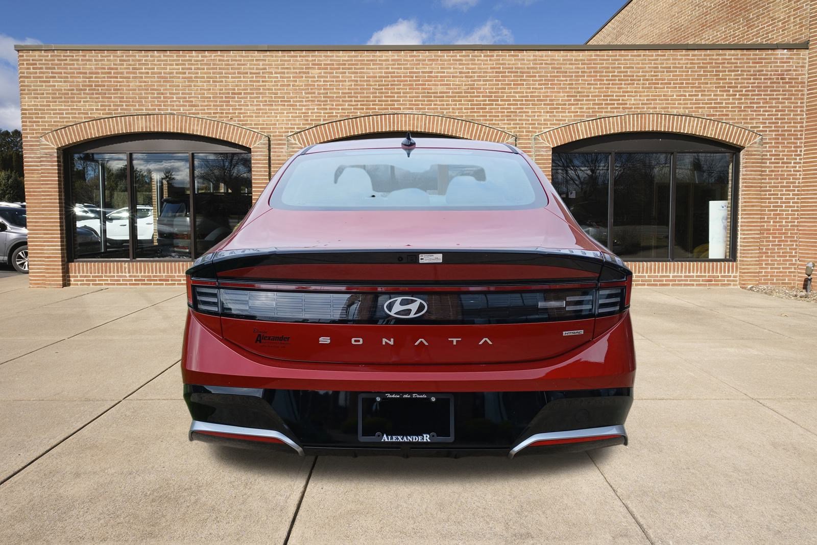 2025 Hyundai Sonata SEL photo 4