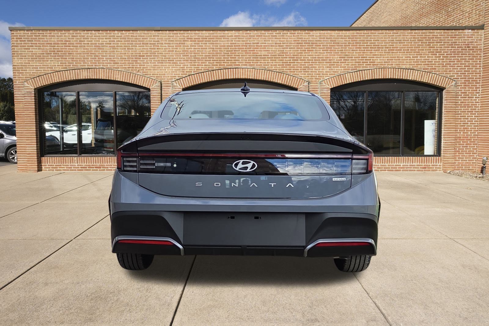 2026 Hyundai Sonata Hybrid Blue photo 3