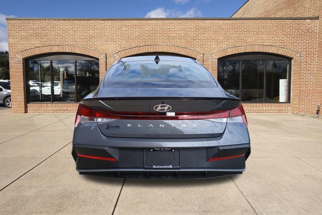 New 2025 Hyundai Elantra SEL Sport Sedan