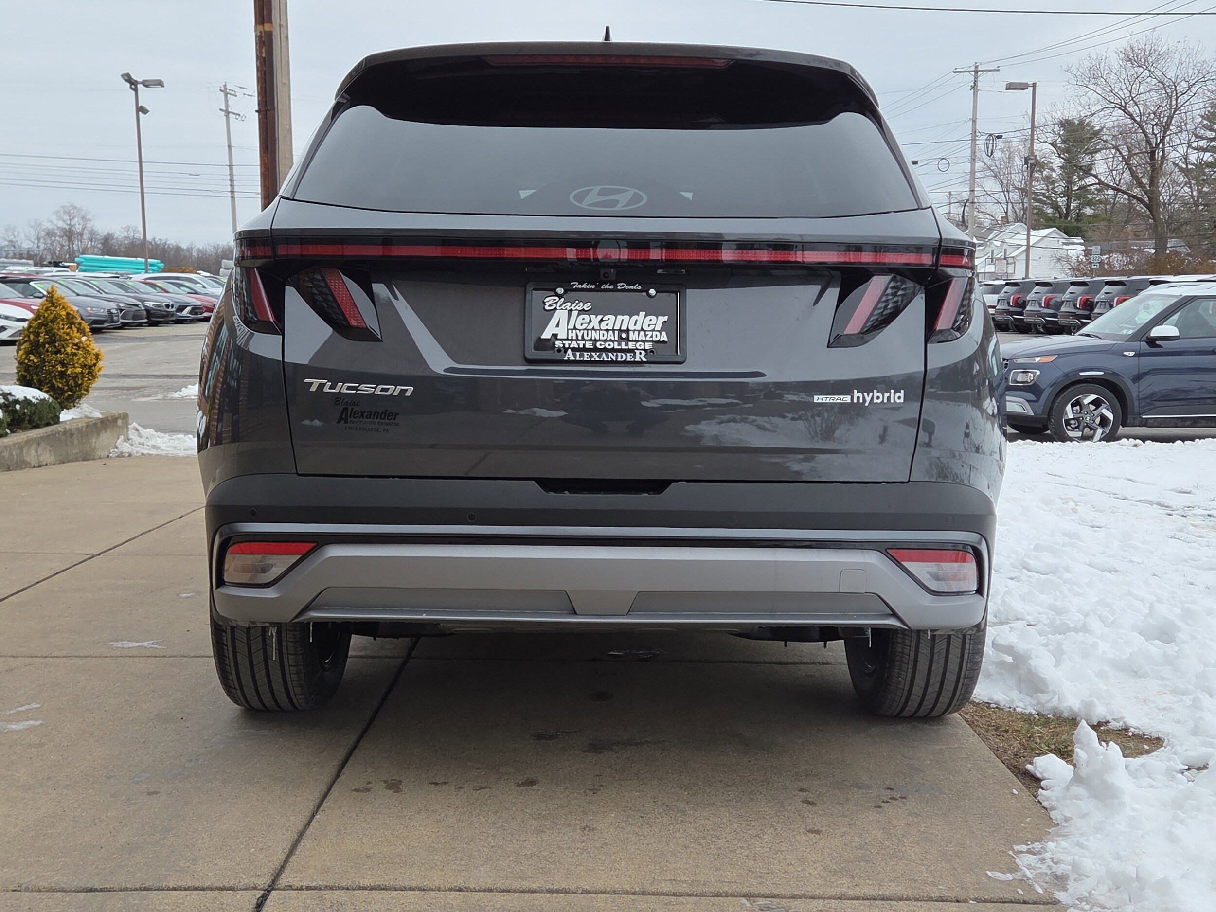 2026 Hyundai Tucson Hybrid Limited photo 4