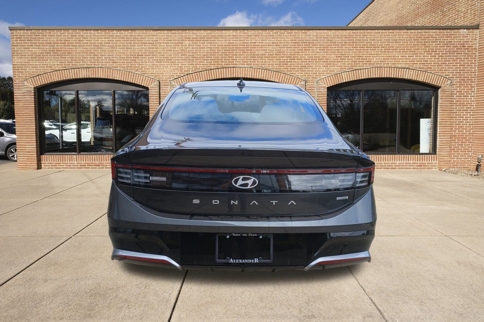 2026 Hyundai Sonata SEL Sport photo 4