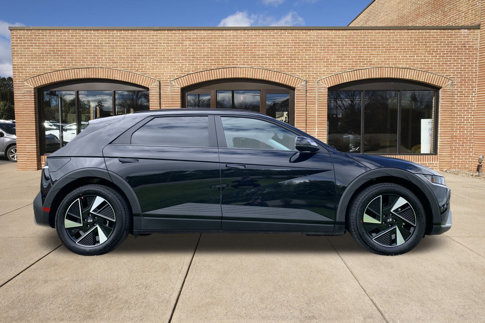 2025 Hyundai Ioniq 5 SEL photo 2