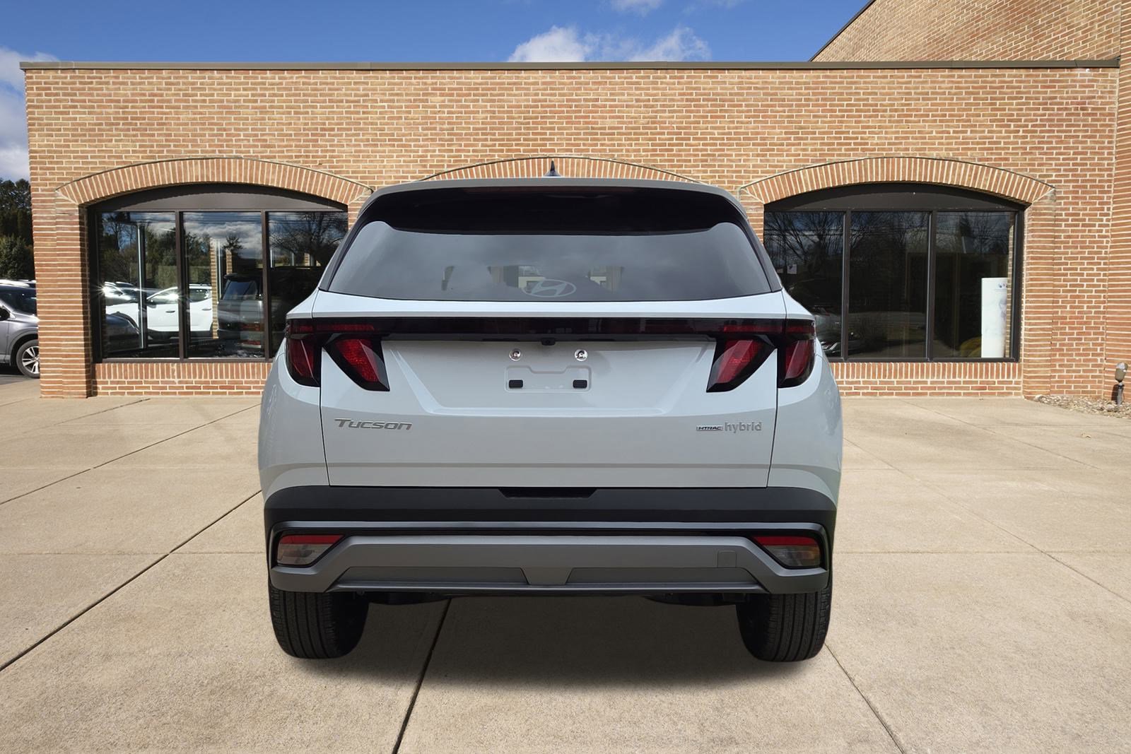 2026 Hyundai Tucson Hybrid SEL photo 2