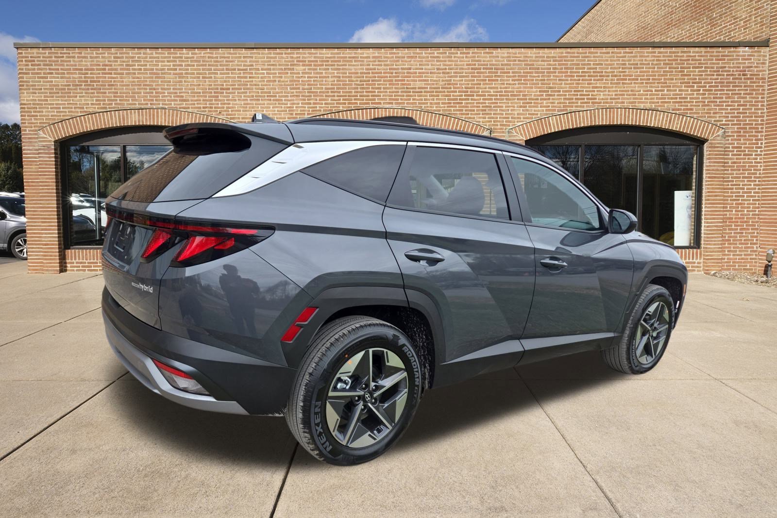 2026 Hyundai Tucson Hybrid SEL photo 2