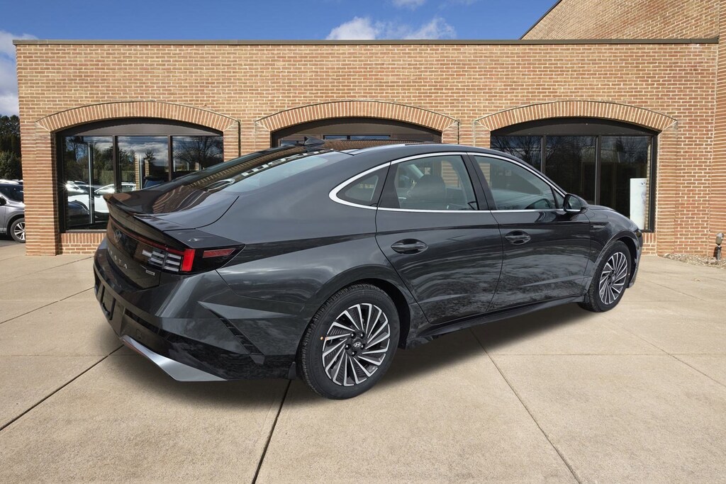 New 2026 Hyundai Sonata Hybrid SEL Sedan