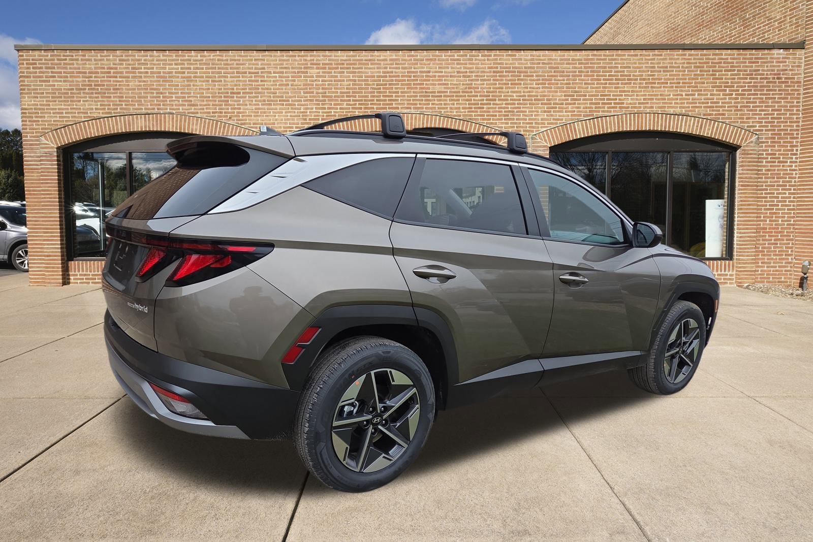 2026 Hyundai Tucson Hybrid SEL photo 2