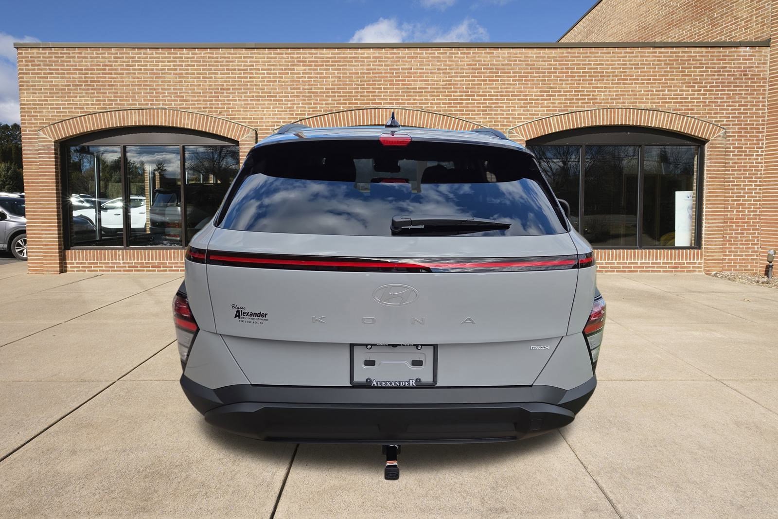 2026 Hyundai Kona SEL photo 2