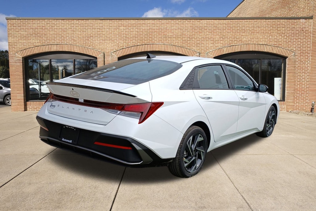 New 2025 Hyundai Elantra SEL Sport Sedan