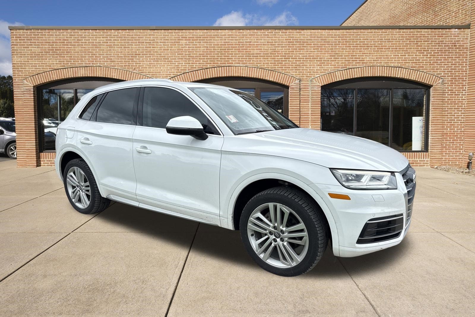 2018 Audi Q5 2.0T quattro S tronic Premium Plus's photo
