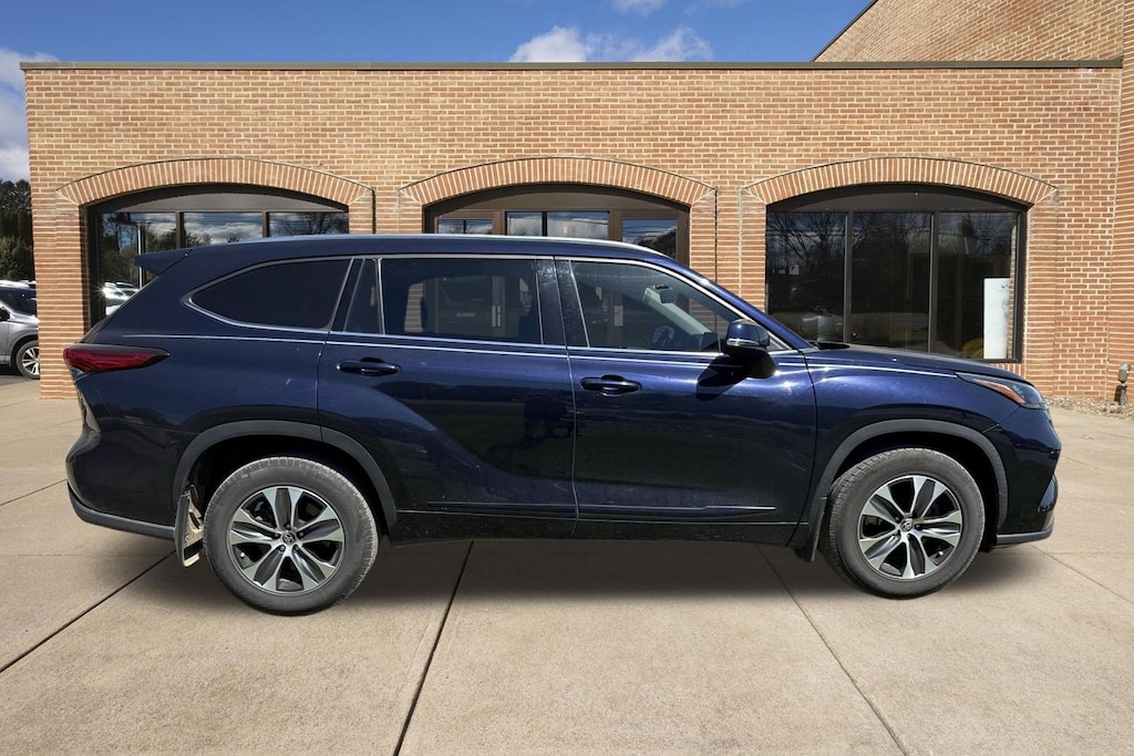 Used 2020 Toyota Highlander XLE SUV