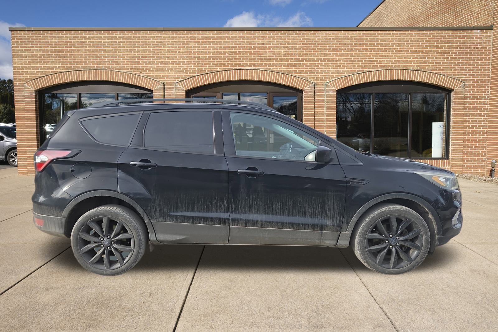 2017 Ford Escape SE photo 2