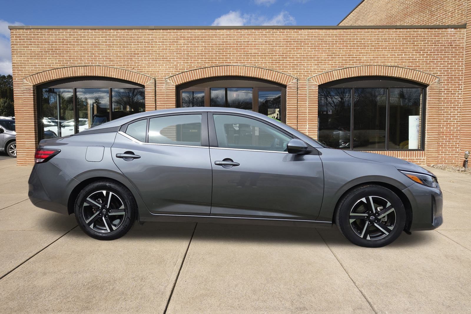 2024 Nissan Sentra SV photo 2