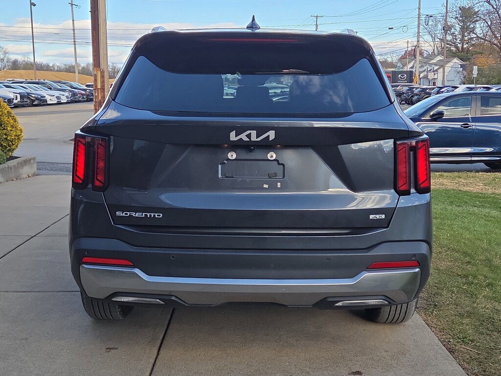 Used 2024 Kia Sorento S SUV