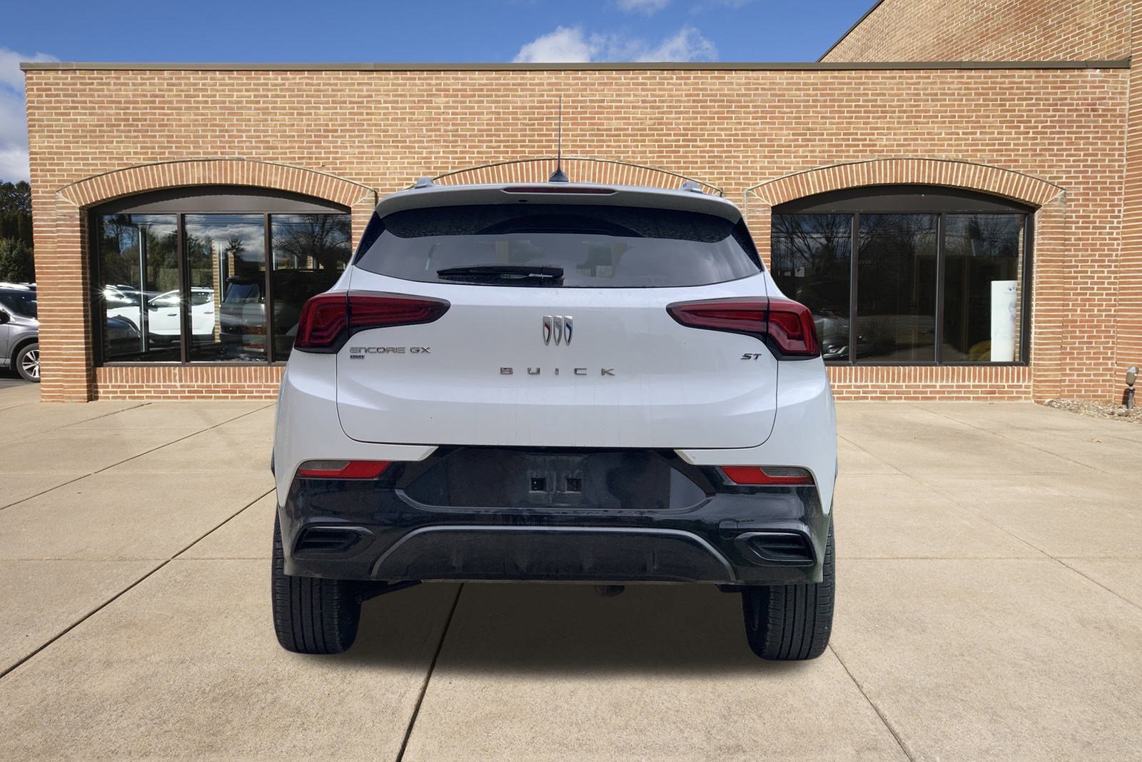 2024 Buick Encore GX Sport Touring photo 3