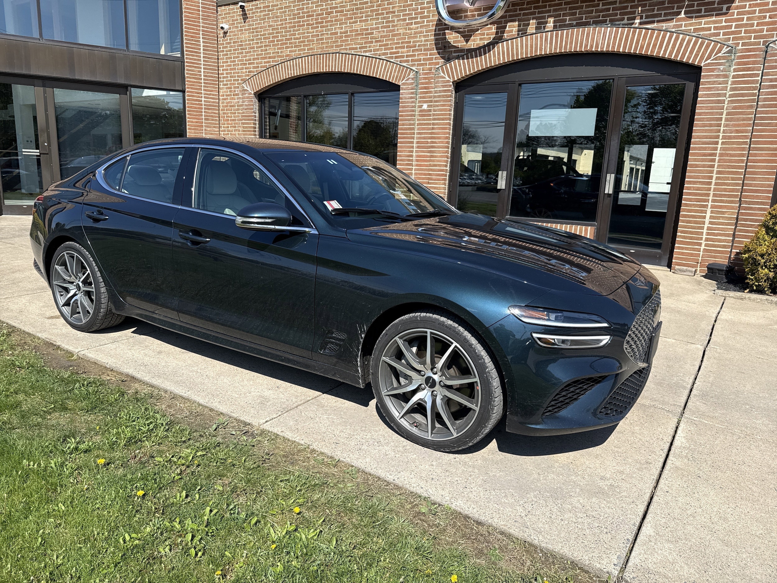 2025 Genesis G70 2.5T Standard's photo