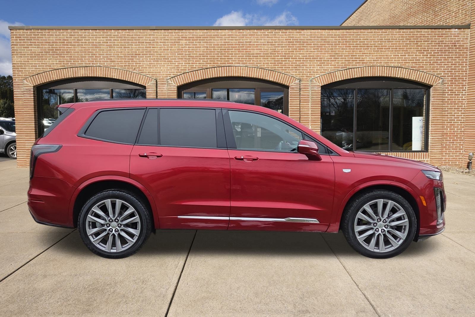 2021 Cadillac XT6 Sport photo 2