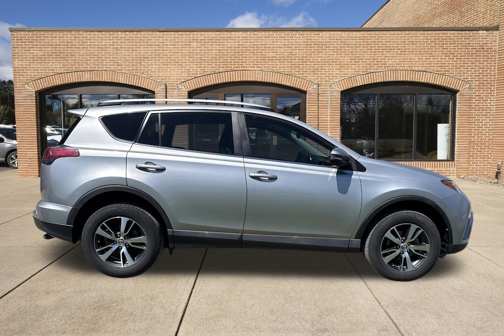 Used 2016 Toyota RAV4 XLE SUV
