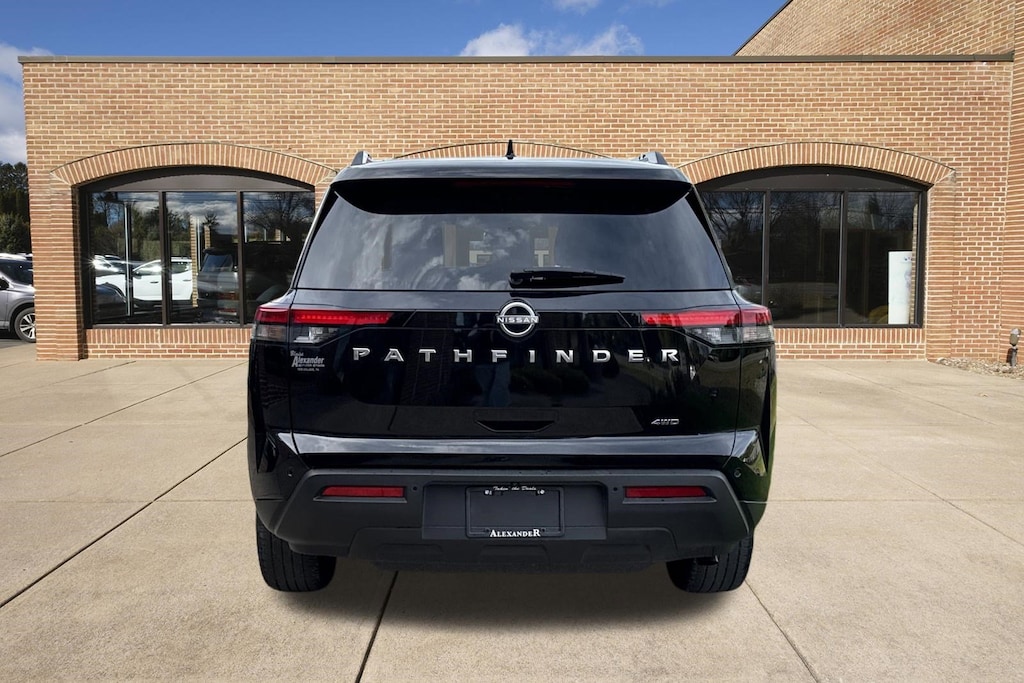 Used 2025 Nissan Pathfinder SV SUV