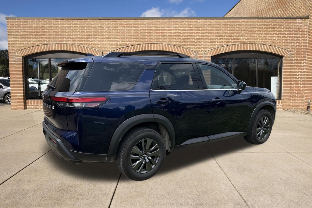 Used 2025 Nissan Pathfinder SV SUV