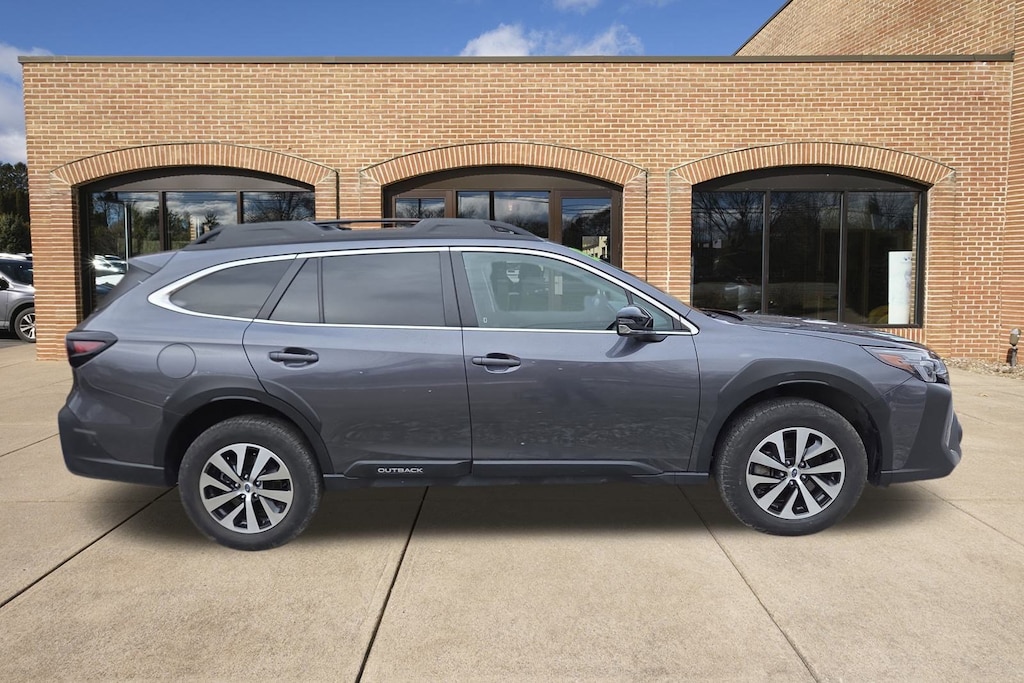 Used 2025 Subaru Outback Premium SUV