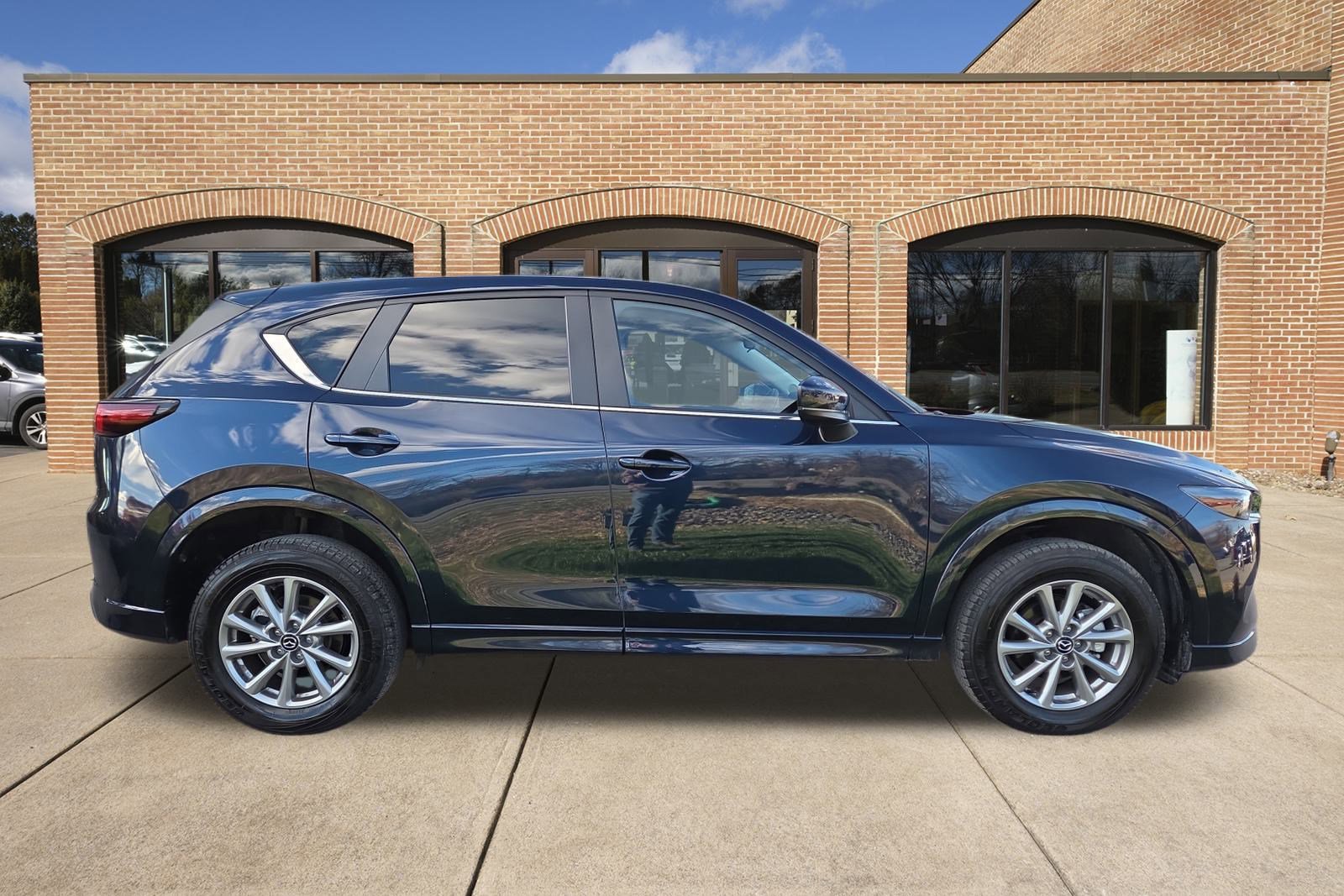 2025 Mazda CX-5 2.5 Select photo 2