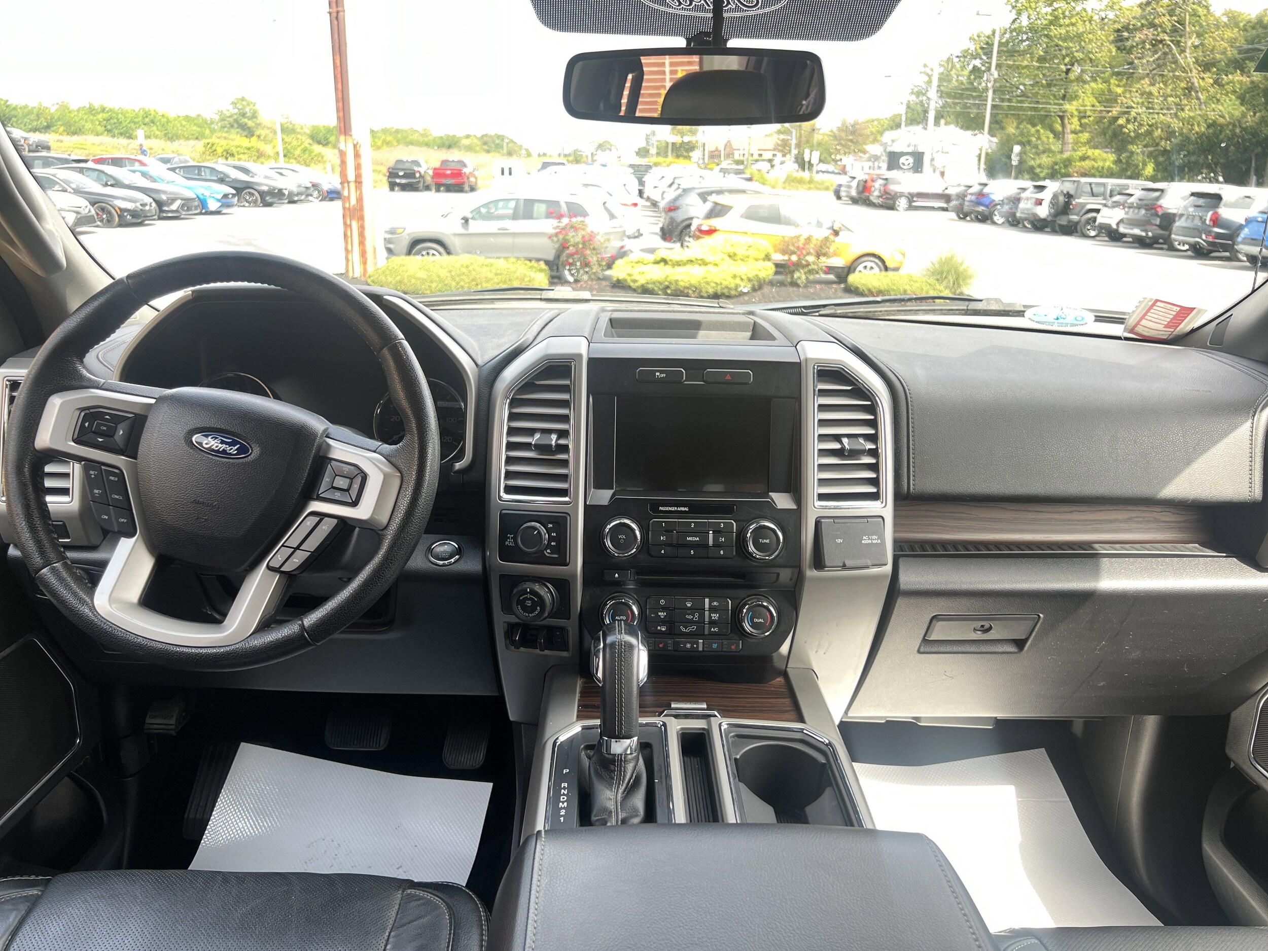 2016 Ford F-150 Lariat photo 2