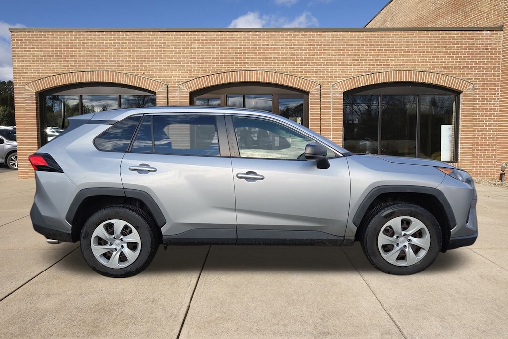 Used 2020 Toyota RAV4 LE SUV