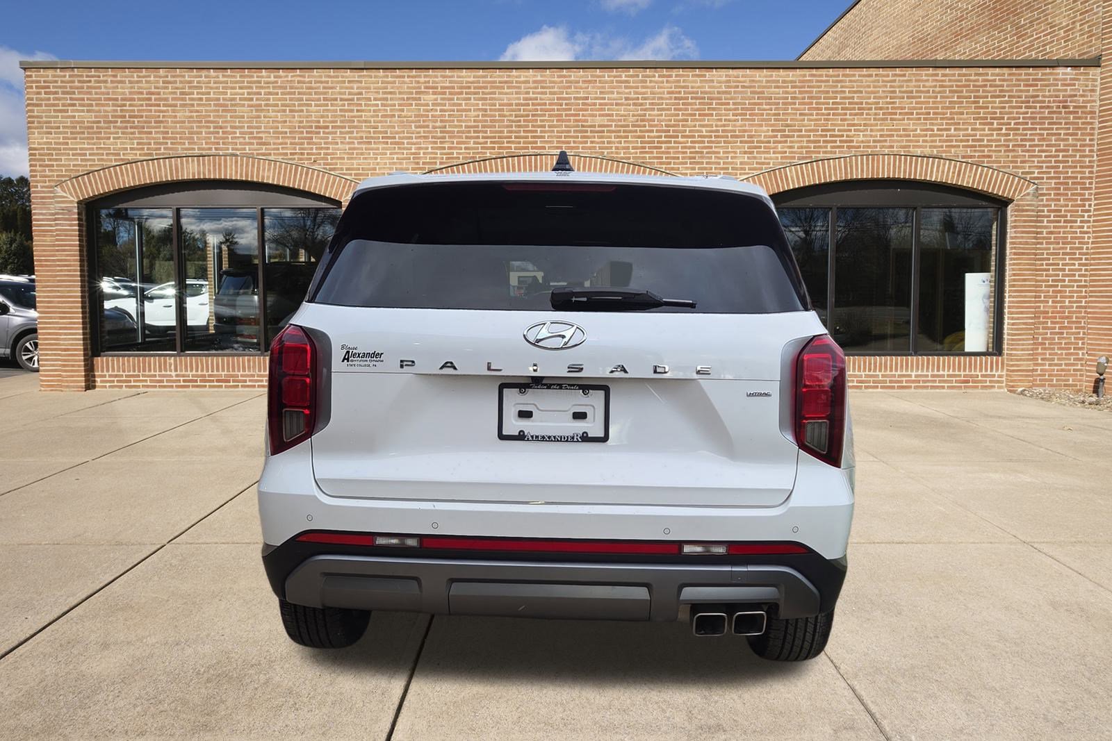 2025 Hyundai Palisade SEL photo 2