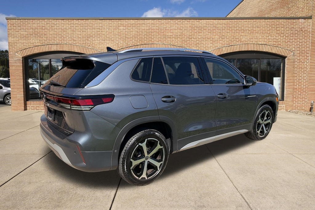 Used 2026 Volkswagen Tiguan SE SUV