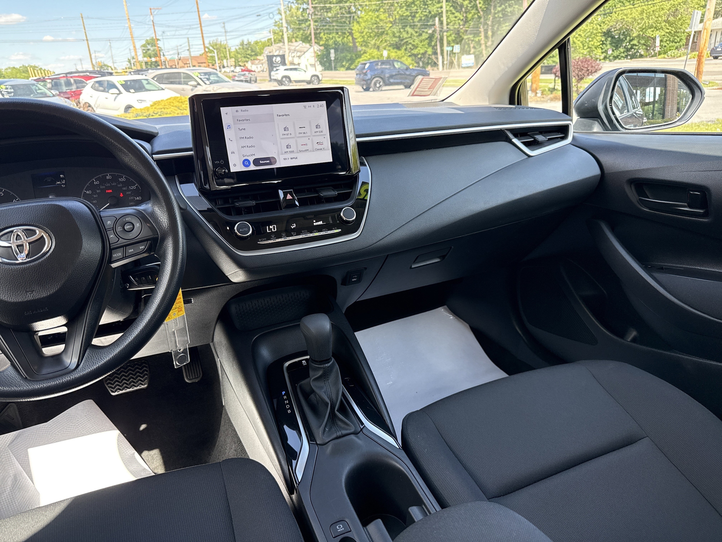 2025 Toyota Corolla LE - Photo 22