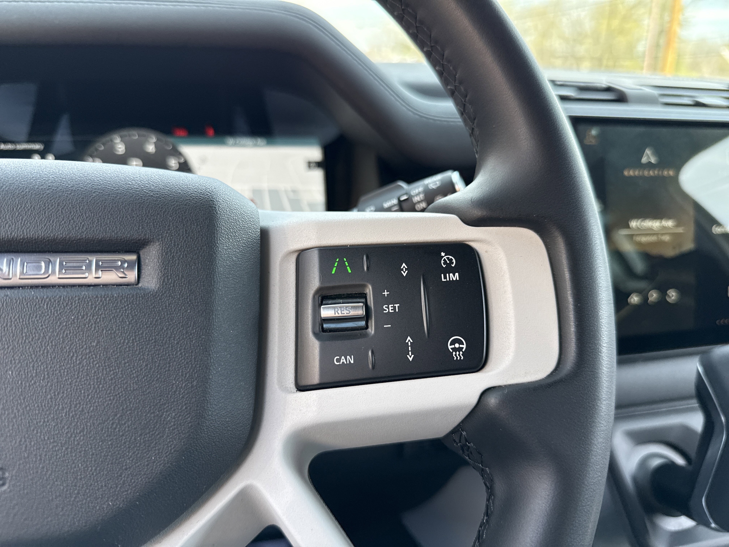 2025 Land Rover Defender S - Photo 19
