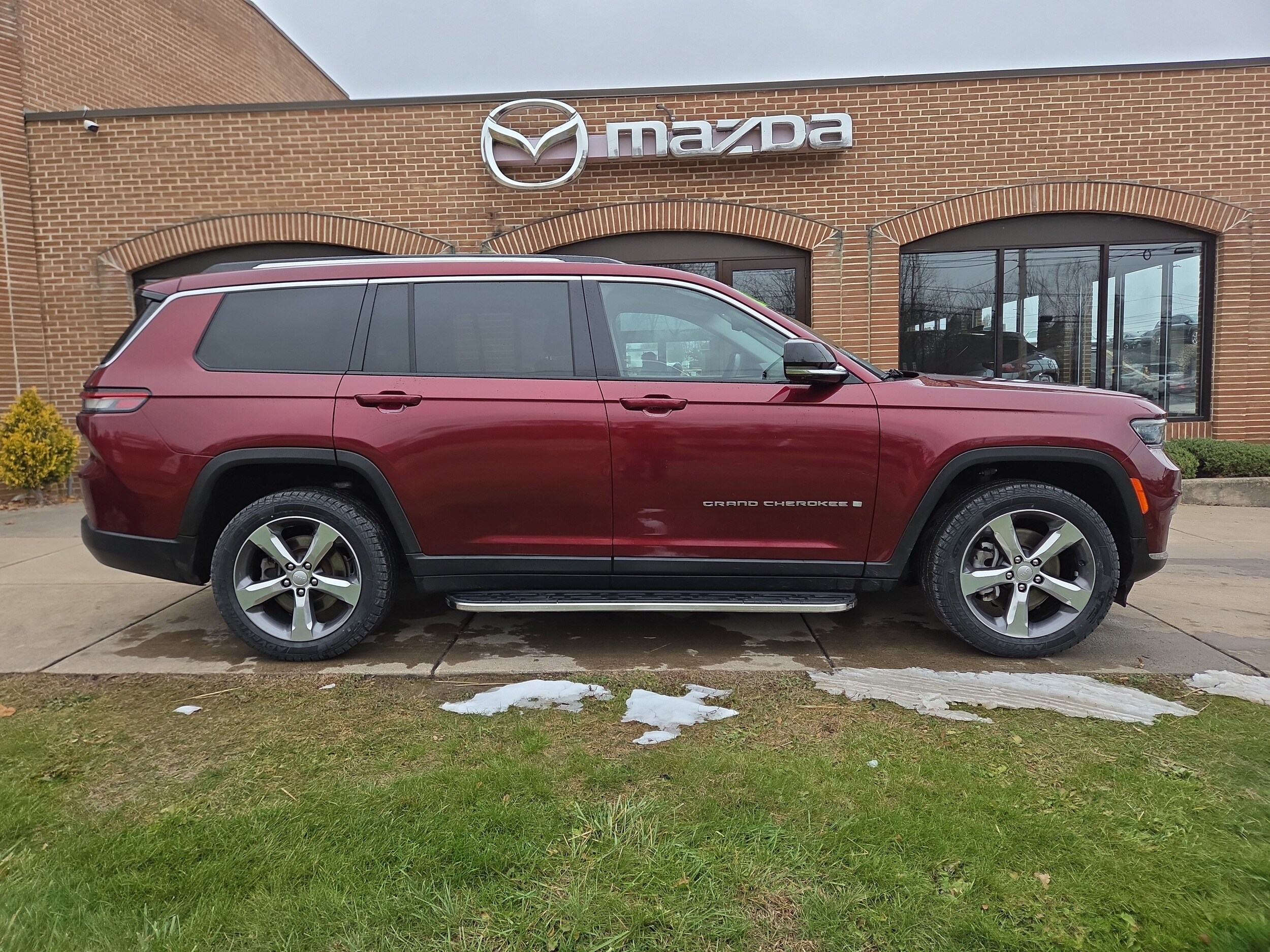 2021 Jeep Grand Cherokee Limited photo 2