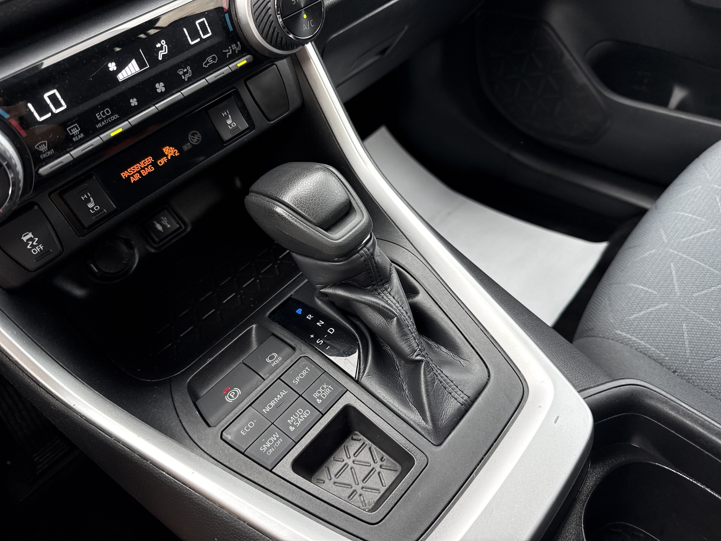 2019 Toyota RAV4 XLE - Photo 38