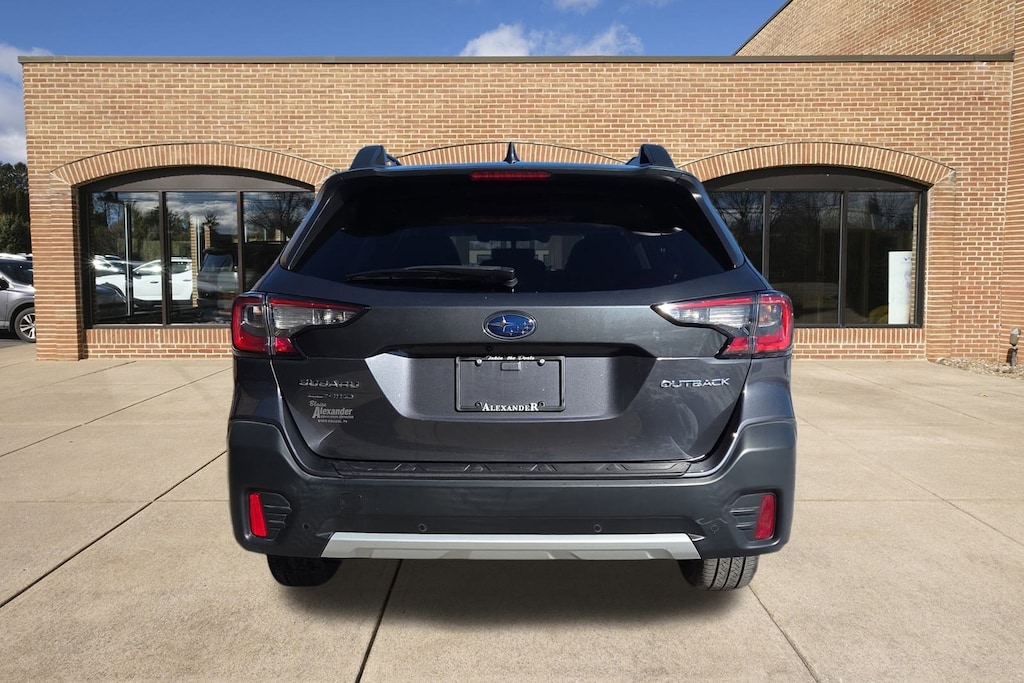 Used 2022 Subaru Outback Limited SUV
