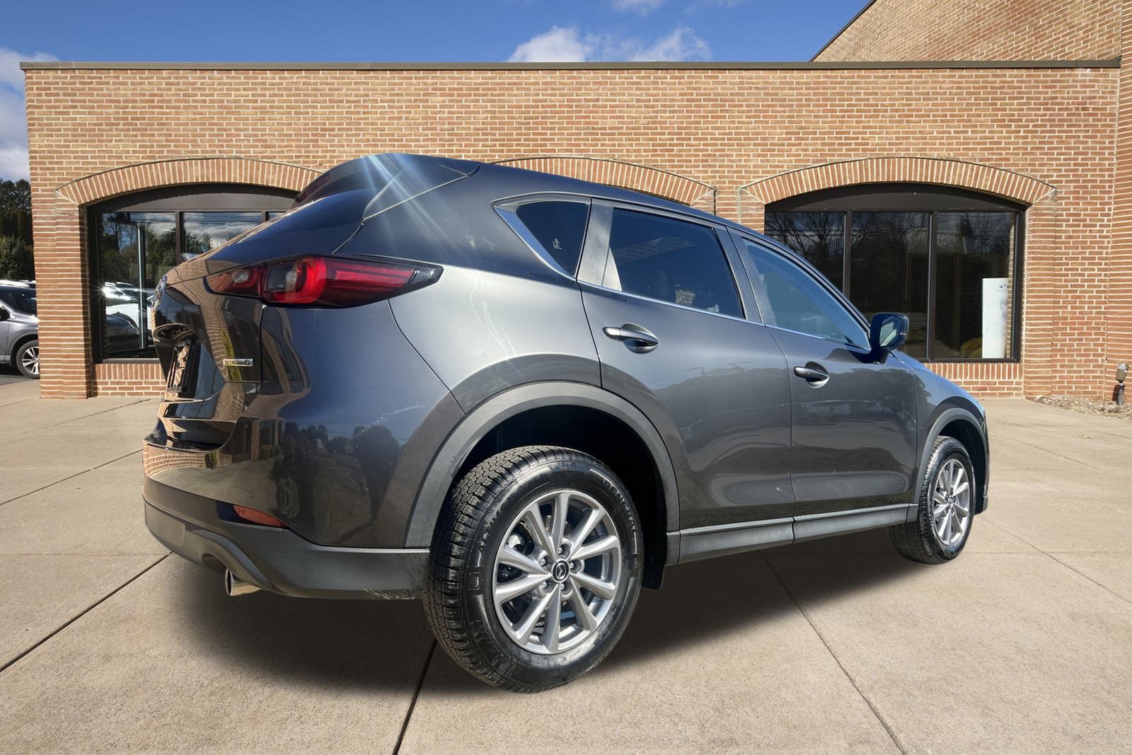 2022 Mazda CX-5 2.5 S Preferred photo 3