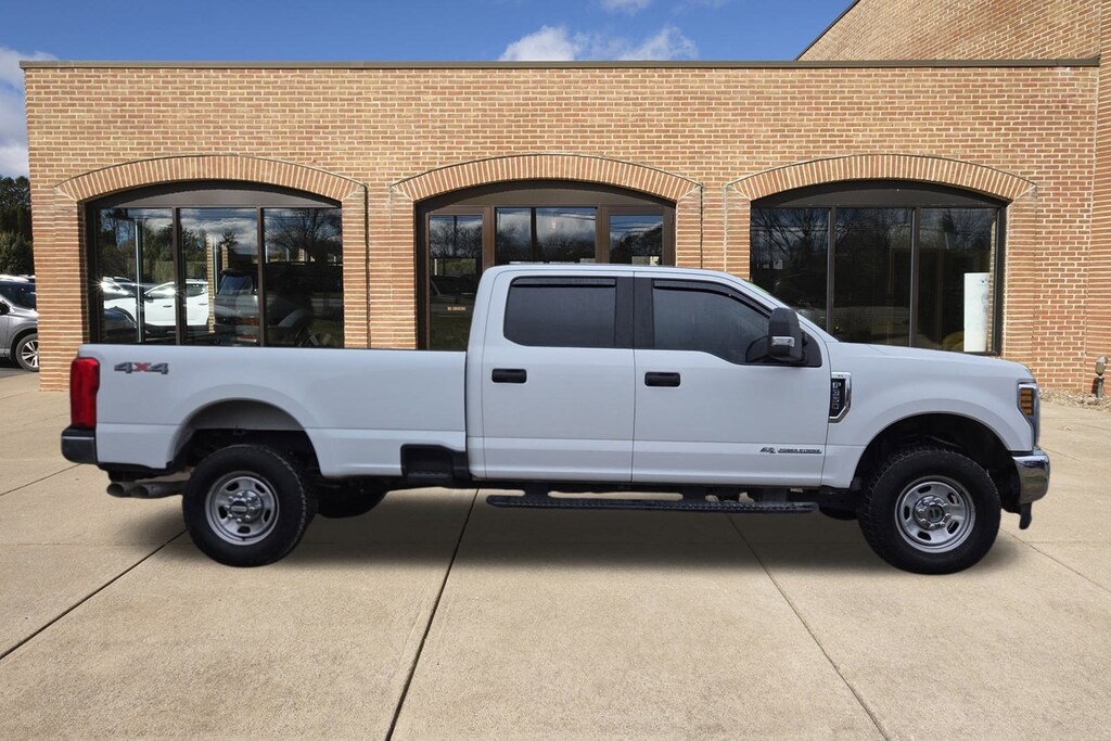 Used 2018 Ford Super Duty F-350 SRW XL Truck Crew Cab