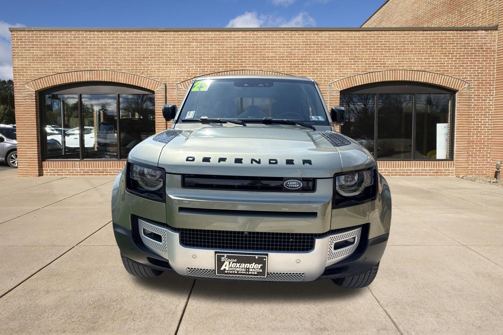 2025 Land Rover Defender S - Photo 9