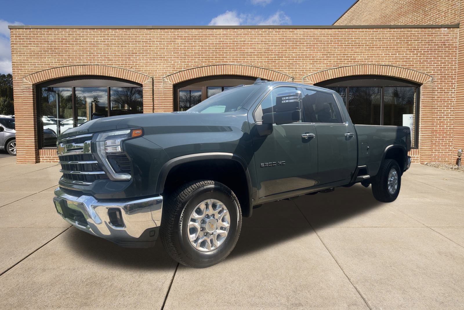 2025 Chevrolet Silverado 2500HD LTZ photo 2
