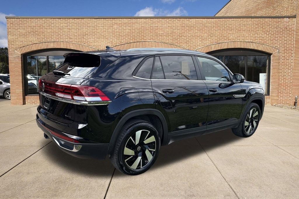 Used 2026 Volkswagen Atlas Cross Sport 2.0T SE w/Technology SUV