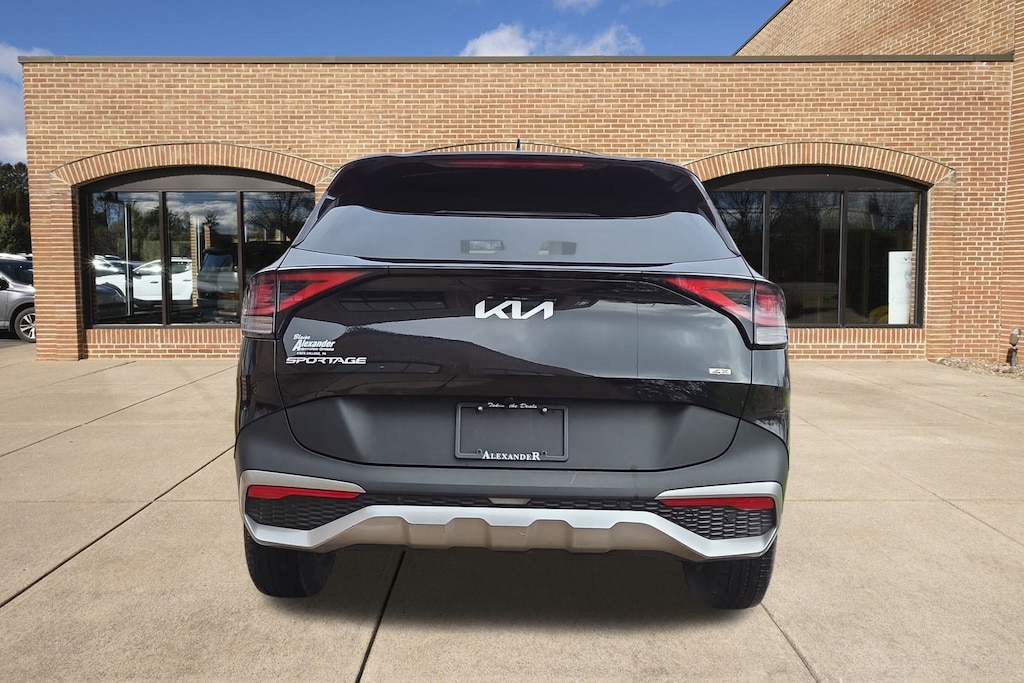 Used 2024 Kia Sportage LX SUV