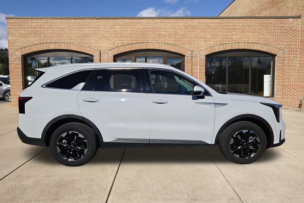 Used 2024 Kia Sorento S SUV