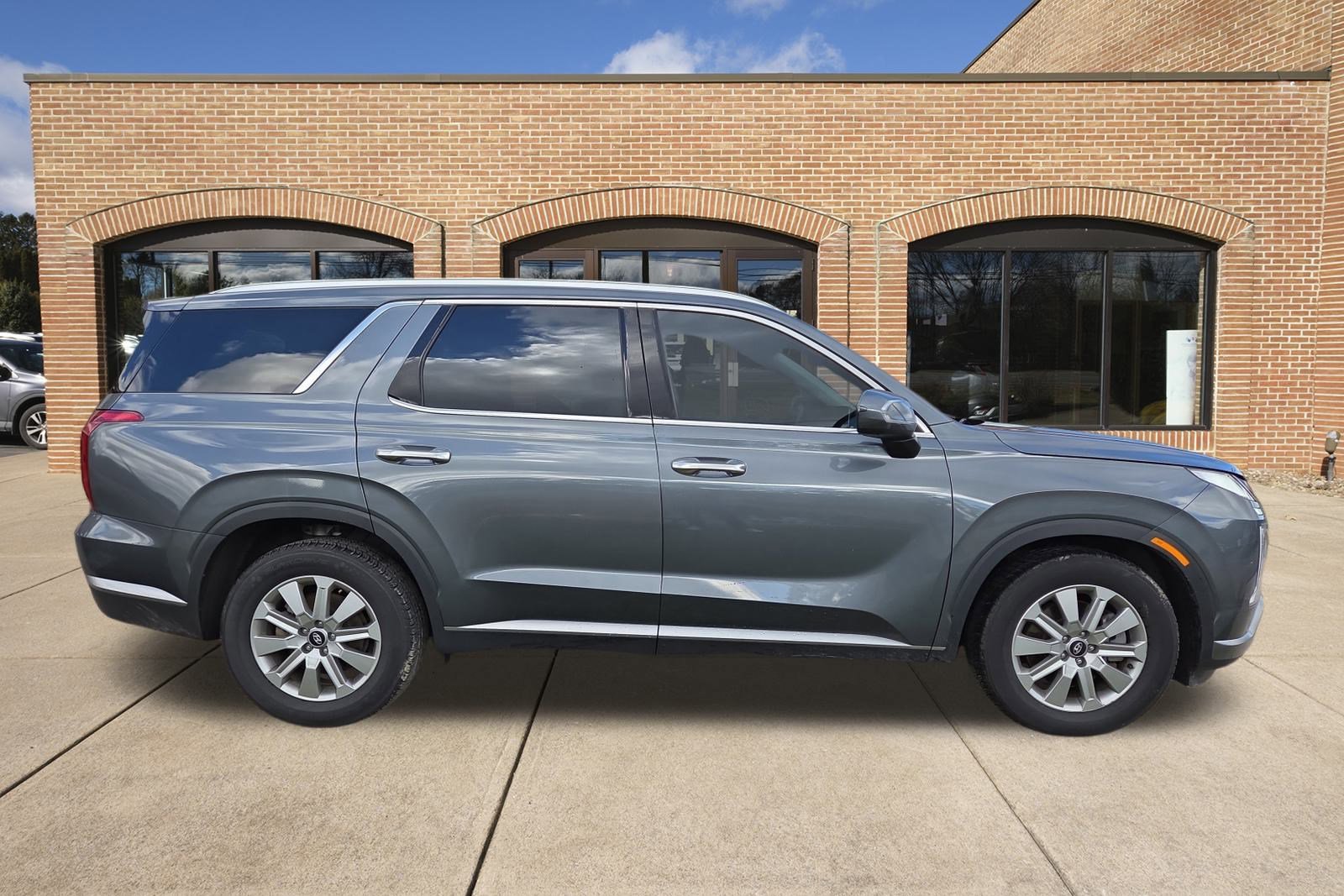 2024 Hyundai Palisade SEL photo 2